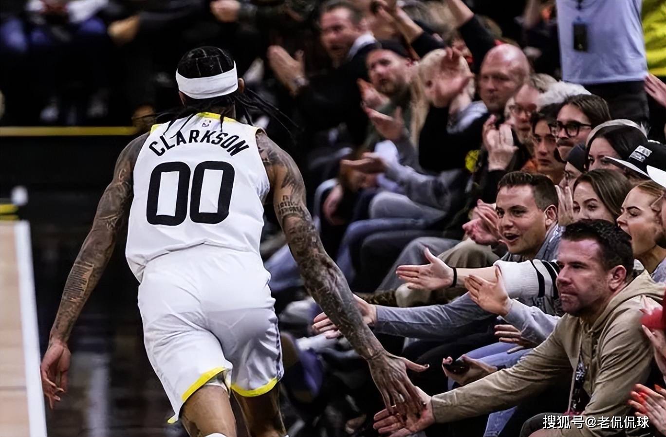 犹他爵士训练开放日，今夜强势反弹引观众欢呼，NBA总决赛在即，医务组通报恢复的简单介绍
