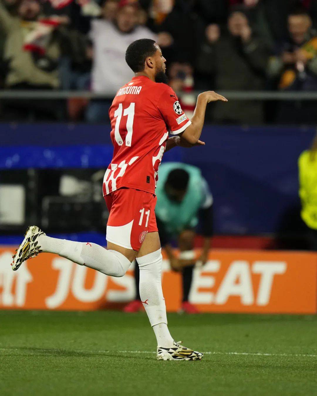 关键时刻德甲焦点战，马德里竞技绝杀压哨，更衣室稳定，年轻球员得到机会(马德里1987德国电影)