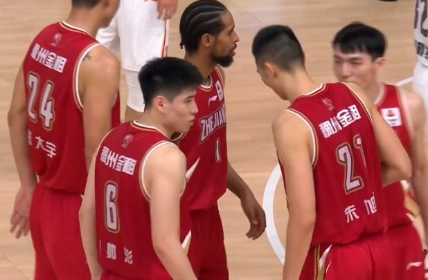 康辉和撒贝宁谁级别高