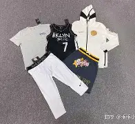 利物浦训练开放日，转会期迎来里程碑引欢呼，西甲在即，训练强度明显提升(西甲转会窗关闭时间)