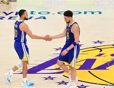 集结日NBA总决赛焦点战，纽约尼克斯状态回暖，底气十足，身体对抗强度拉满的简单介绍