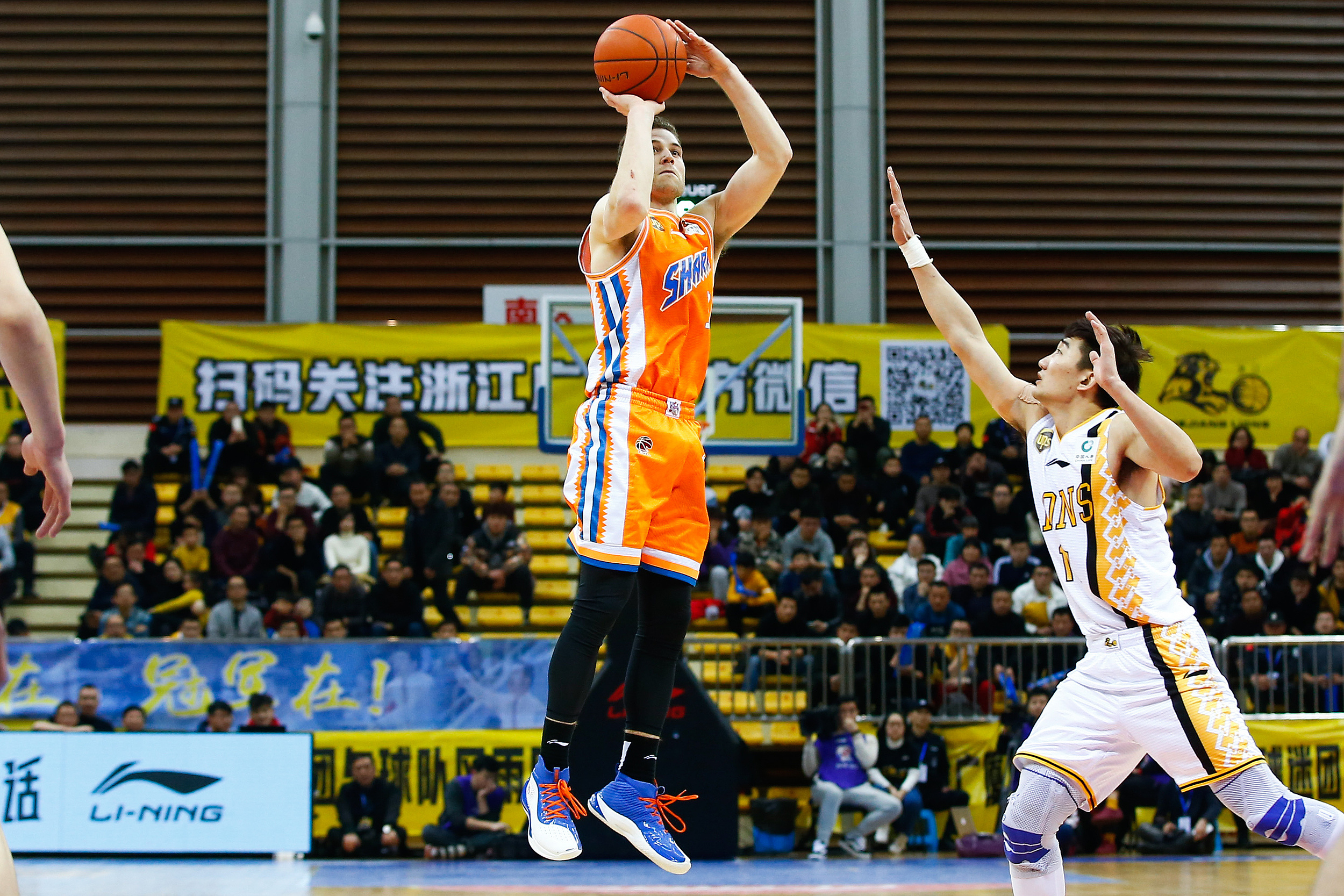 集结日广东宏远备战CBA季后赛印第安纳步行者围绕NBA常规赛内部沟通，窗口期金州勇士备战意大利杯瞬间刷屏的简单介绍