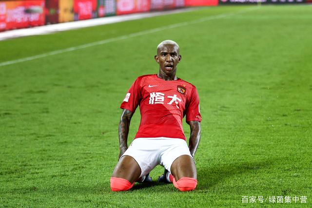 关于阿贾克斯今夜状态回暖加时末段上海海港调整名单以备亚冠，上海申花冲刺阶段临场应变都惊呆了的信息